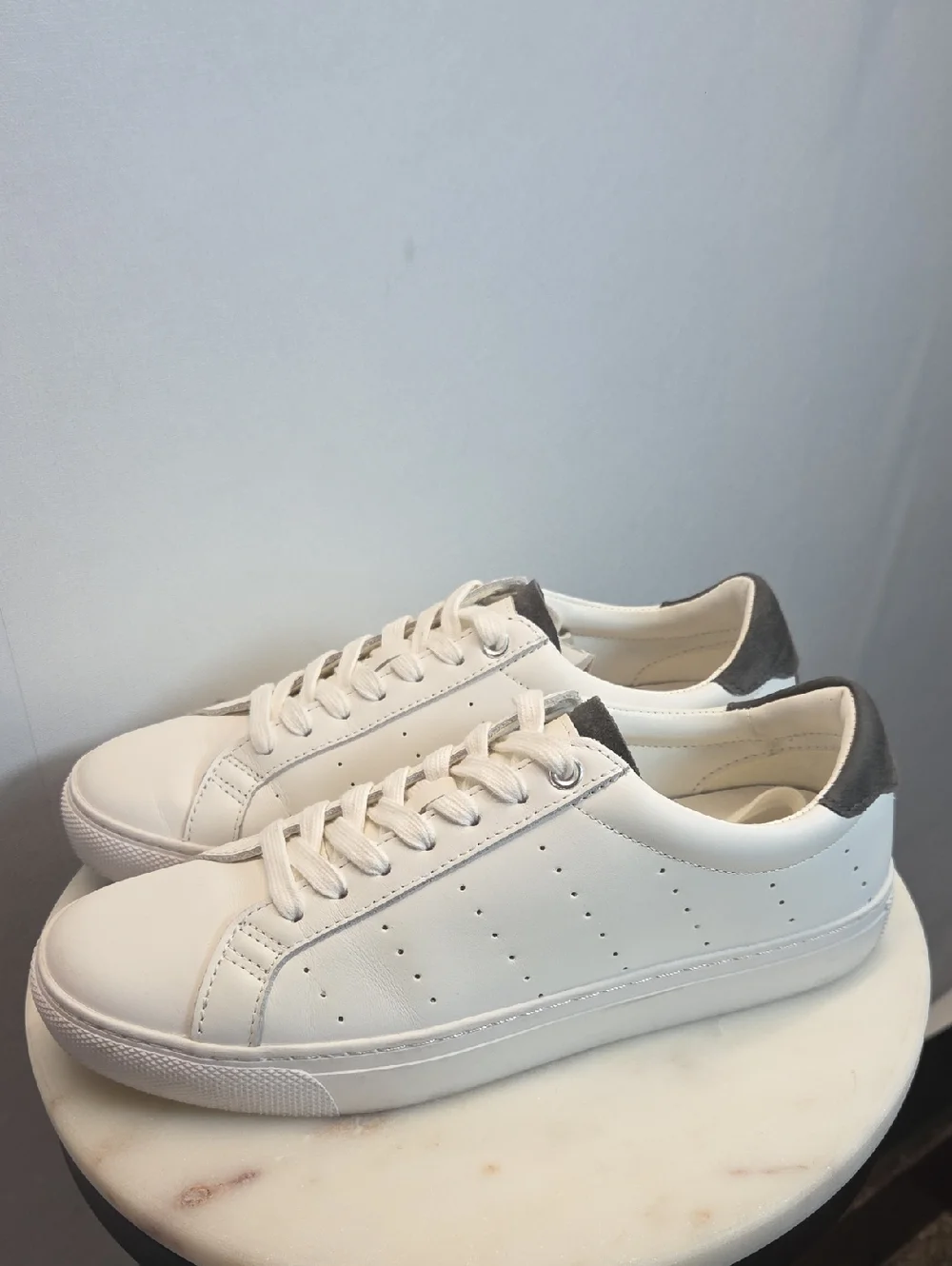 J. Crew White Leather Low-Top Saturday Sneakers With Gray Heel Size 9
